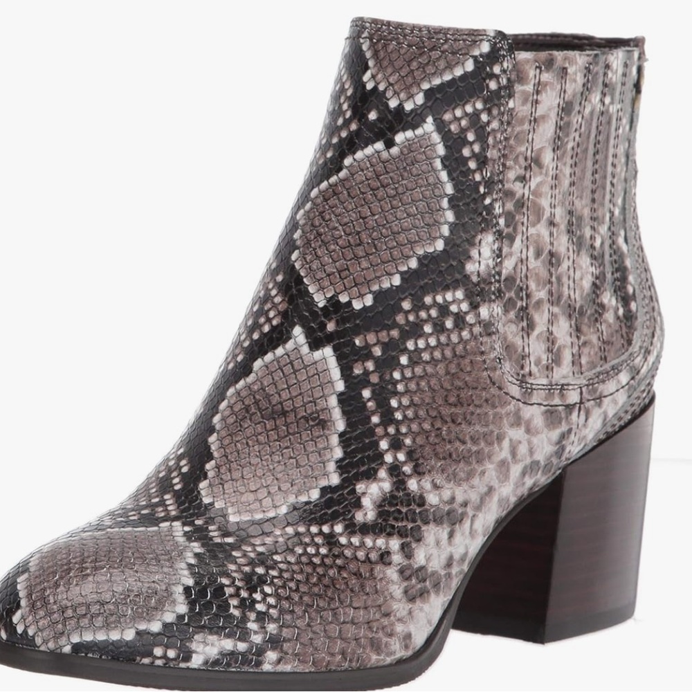 Blondo Snakeskin Waterproof Ankle Boot Sz.9